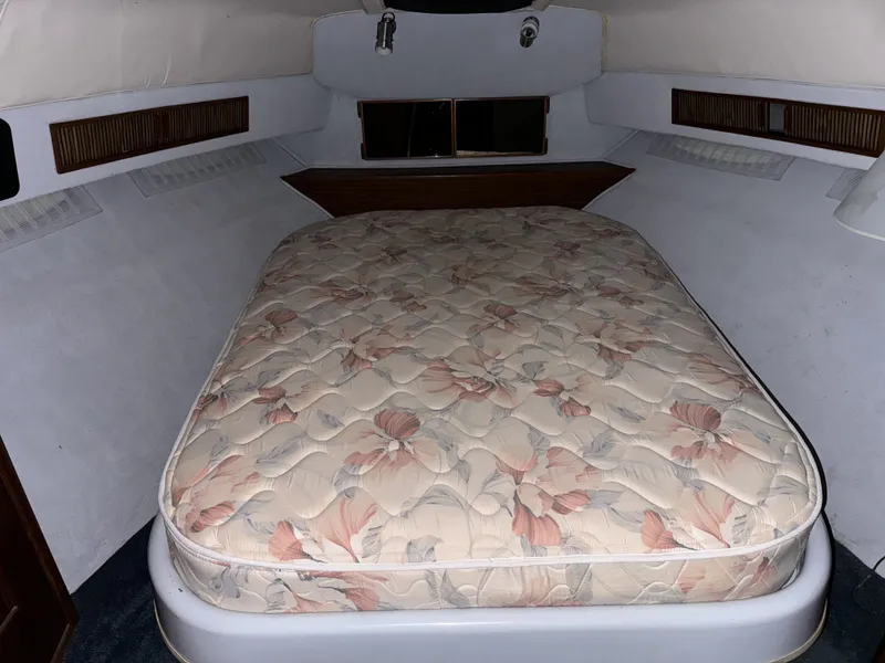 Slide: The Image of Sea Ray 340 SEDANBRIDGE 1987 - 9