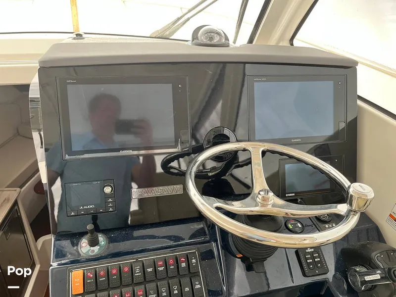 Slide: The Image of Pursuit OS 325 2018 - 16507584