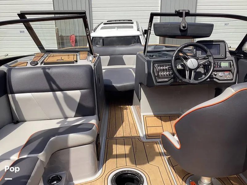 Slide: The Image of Moomba max 2022 - 16527043