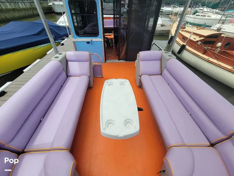 Slide: The Image of Sun Tracker Party Cruiser 32 2005 - 16515855