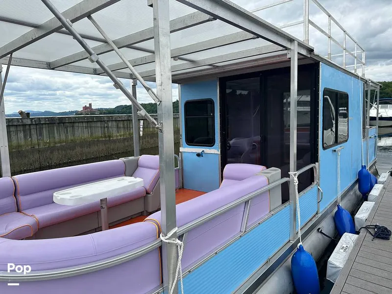 Slide: The Image of Sun Tracker Party Cruiser 32 2005 - 16530128