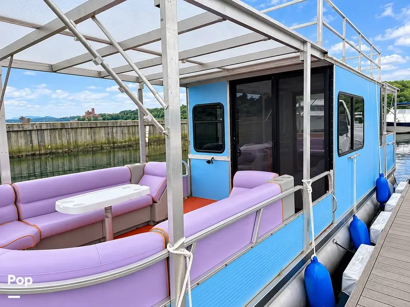Slide: The Image of Sun Tracker Party Cruiser 32 2005 - 16762990