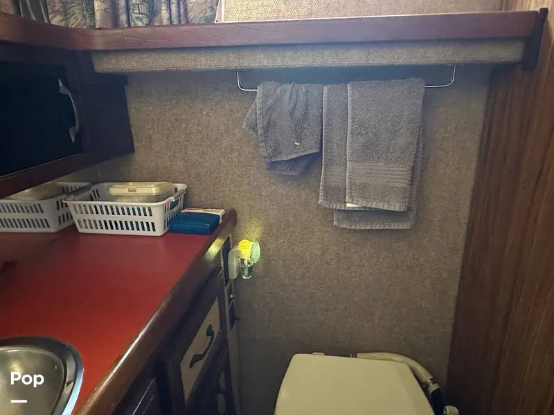 Slide: The Image of Carver Yachts 3607 Aft Cabin 1982 - 16540342