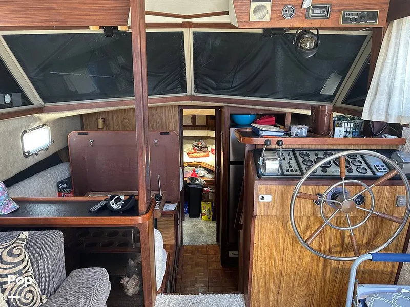 Slide: The Image of Carver Yachts 3607 Aft Cabin 1982 - 16540397