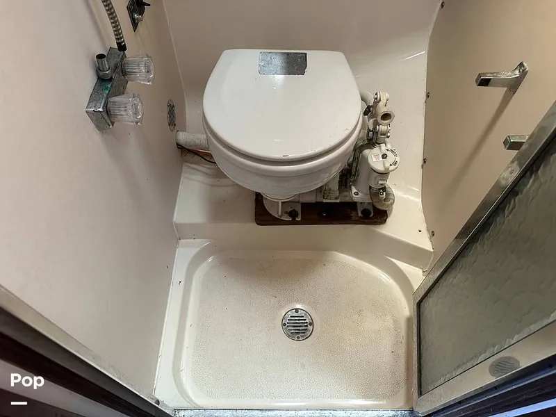 Slide: The Image of Carver Yachts 3607 Aft Cabin 1982 - 16540438