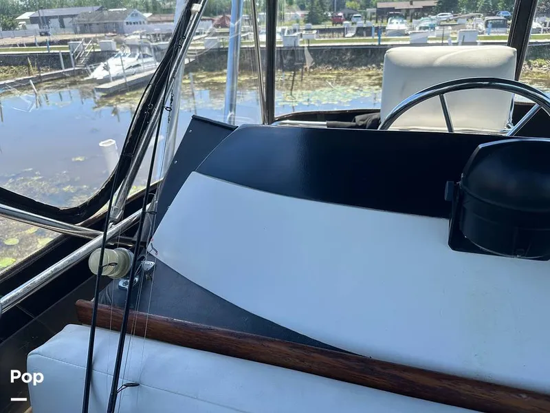 Slide: The Image of Carver Yachts 3607 Aft Cabin 1982 - 16539977
