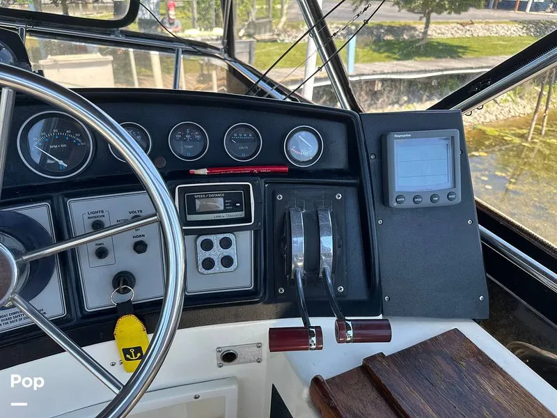 Slide: The Image of Carver Yachts 3607 Aft Cabin 1982 - 16539983
