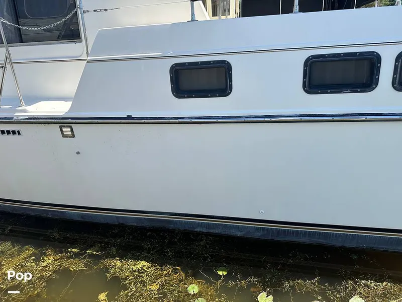 Slide: The Image of Carver Yachts 3607 Aft Cabin 1982 - 16539562