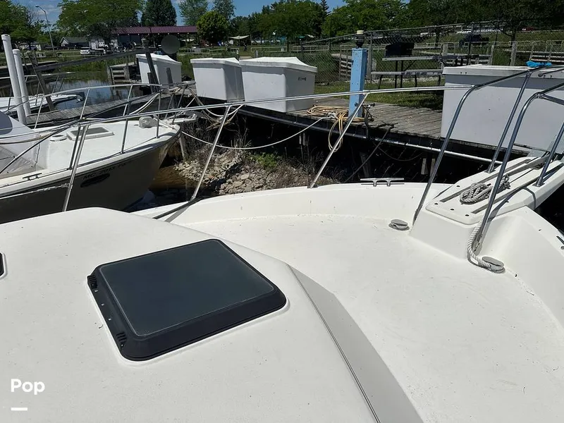 Slide: The Image of Carver Yachts 3607 Aft Cabin 1982 - 16539630