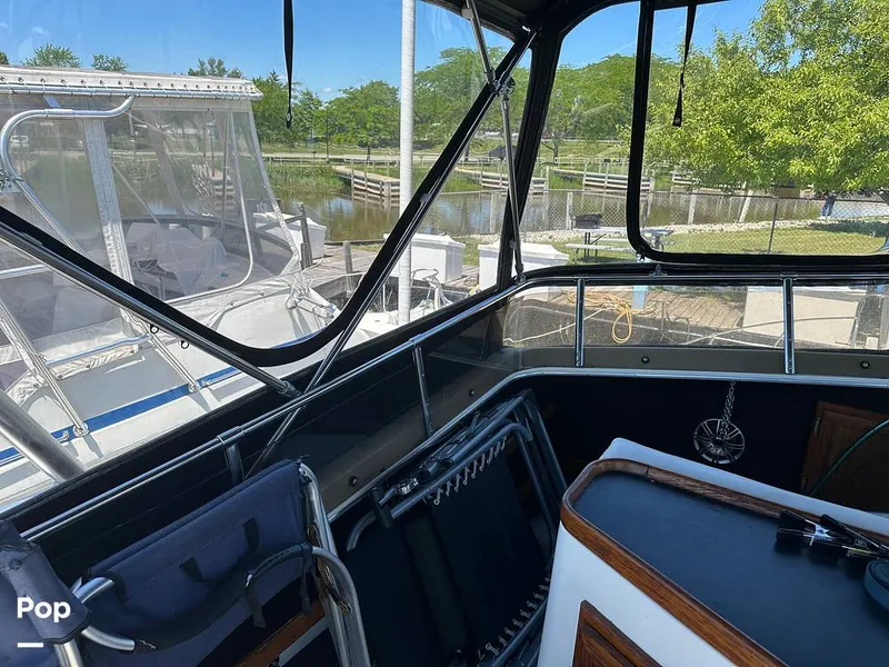 Slide: The Image of Carver Yachts 3607 Aft Cabin 1982 - 16539963