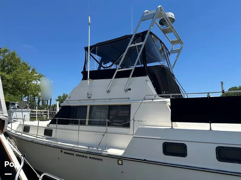 Slide: The Image of Carver Yachts 3607 Aft Cabin 1982 - 16539557