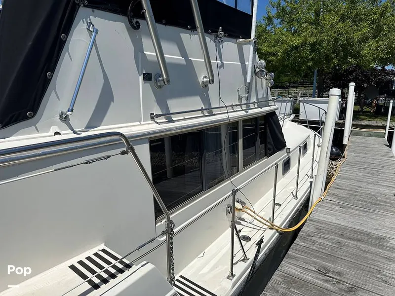 Slide: The Image of Carver Yachts 3607 Aft Cabin 1982 - 16539567