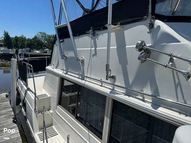 Slide: The Image of Carver Yachts 3607 Aft Cabin 1982 - 16539580