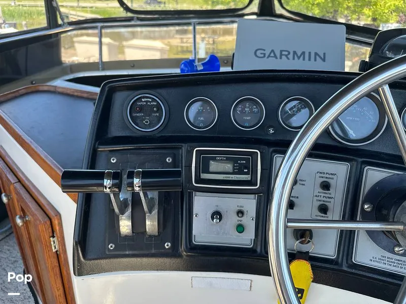 Slide: The Image of Carver Yachts 3607 Aft Cabin 1982 - 16539981