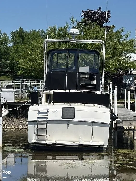 Slide: The Image of Carver Yachts 3607 Aft Cabin 1982 - 16539574