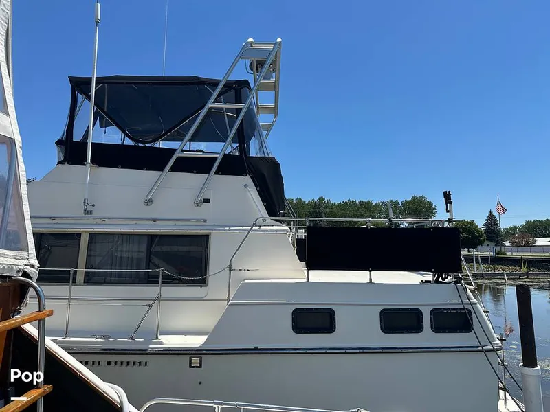 Slide: The Image of Carver Yachts 3607 Aft Cabin 1982 - 16539559