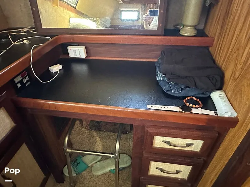 Slide: The Image of Carver Yachts 3607 Aft Cabin 1982 - 16540327
