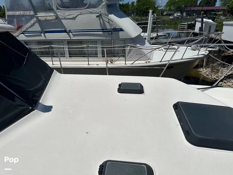 Slide: The Image of Carver Yachts 3607 Aft Cabin 1982 - 16539629