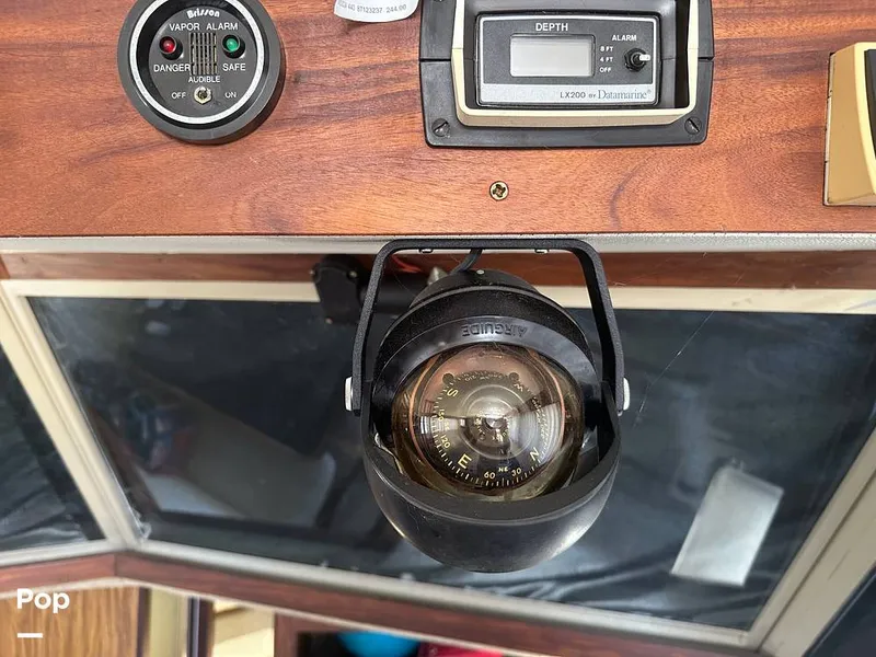 Slide: The Image of Carver Yachts 3607 Aft Cabin 1982 - 16540452