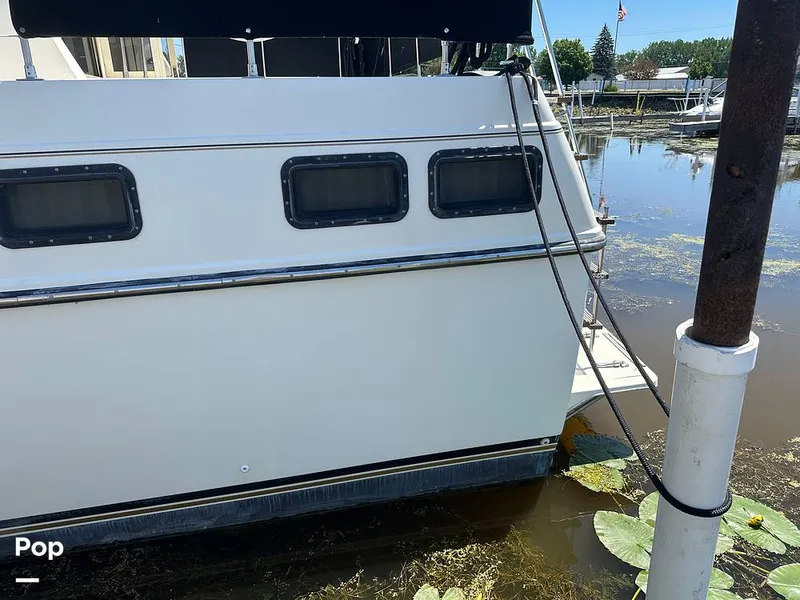 Slide: The Image of Carver Yachts 3607 Aft Cabin 1982 - 16539563