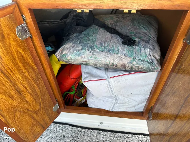 Slide: The Image of Carver Yachts 3607 Aft Cabin 1982 - 16540306
