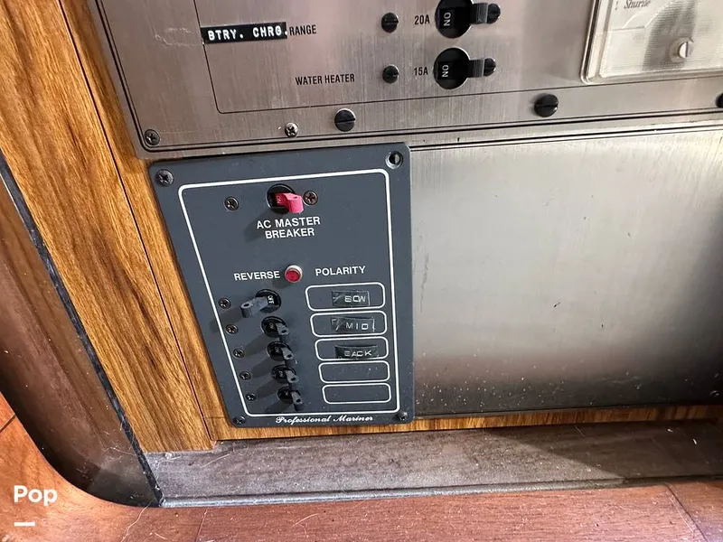 Slide: The Image of Carver Yachts 3607 Aft Cabin 1982 - 16540393