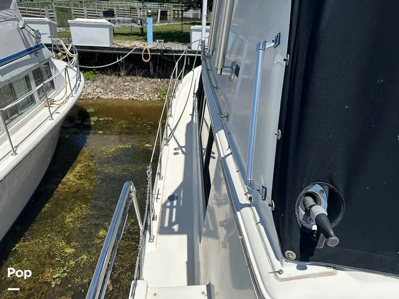 Slide: The Image of Carver Yachts 3607 Aft Cabin 1982 - 16539619