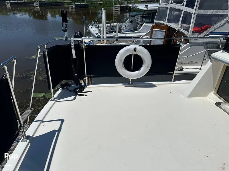 Slide: The Image of Carver Yachts 3607 Aft Cabin 1982 - 16539607