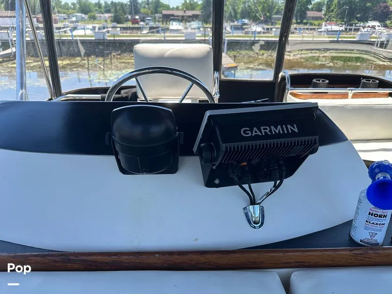 Slide: The Image of Carver Yachts 3607 Aft Cabin 1982 - 16539976