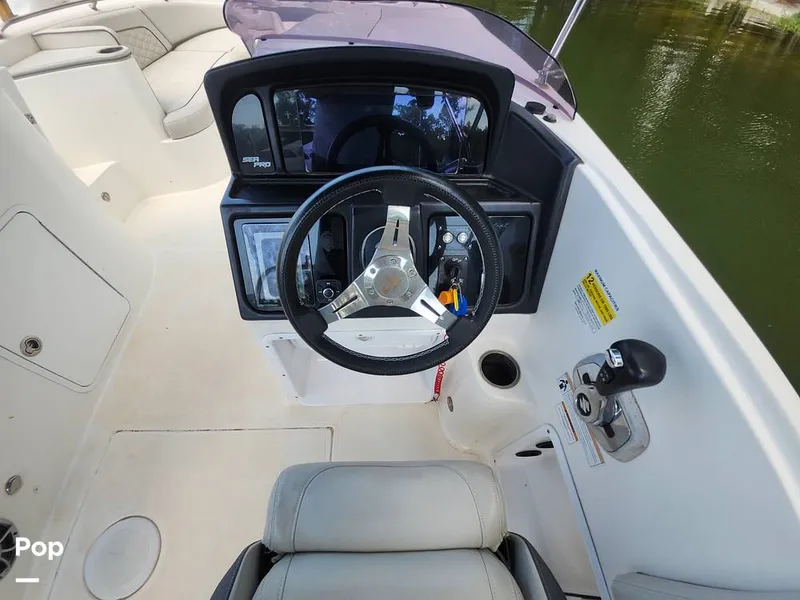 Slide: The Image of Sea Pro Citation 2400 2021 - 16515923