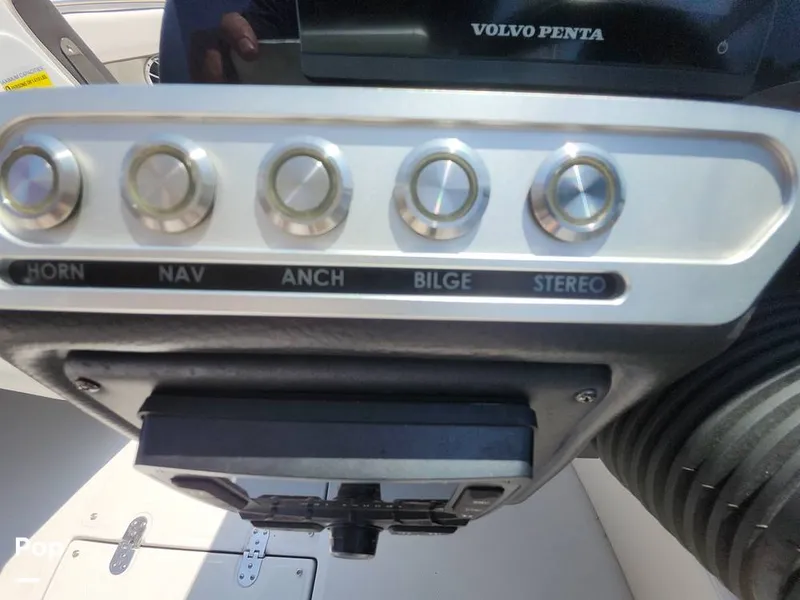 Slide: The Image of Crownline Boats 220 SS Surf 2024 - 16649439