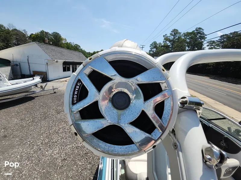 Slide: The Image of Crownline Boats 220 SS Surf 2024 - 16649455