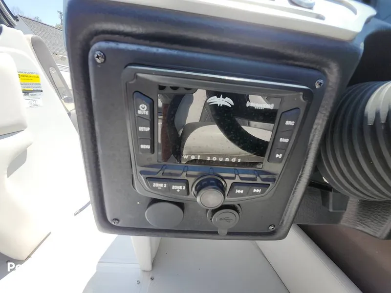 Slide: The Image of Crownline Boats 220 SS Surf 2024 - 16649440