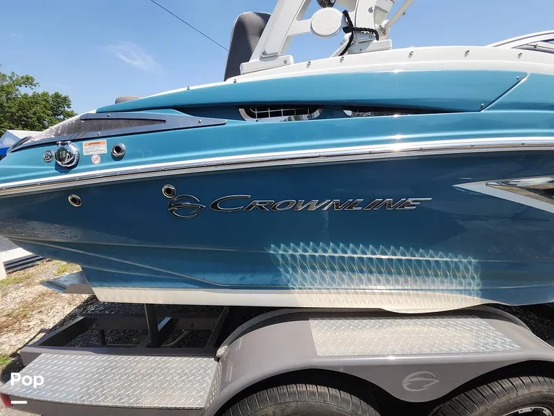 Slide: The Image of Crownline Boats 220 SS Surf 2024 - 16649417