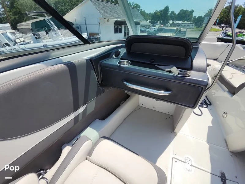 Slide: The Image of Crownline Boats 220 SS Surf 2024 - 16649434