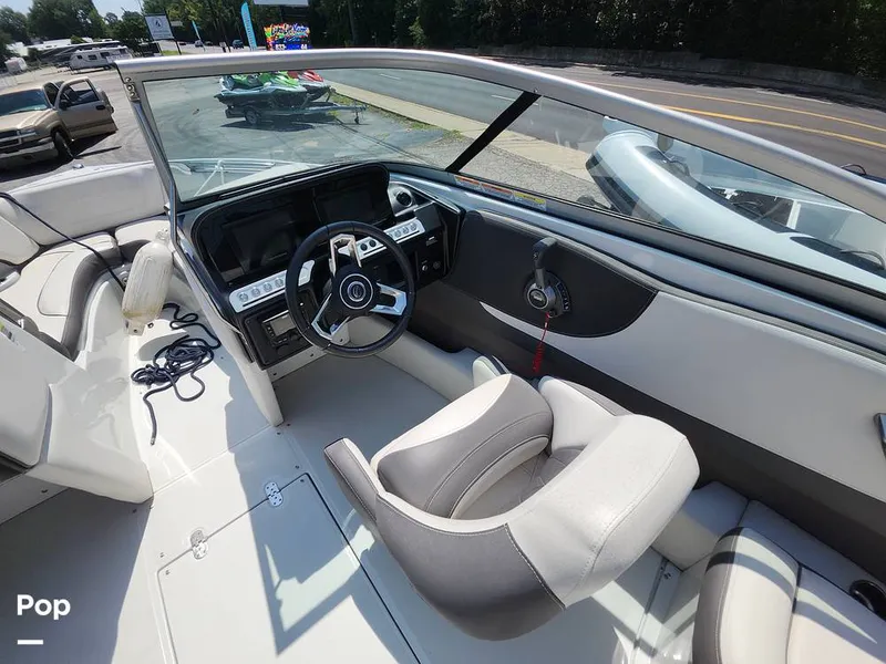 Slide: The Image of Crownline Boats 220 SS Surf 2024 - 16649435