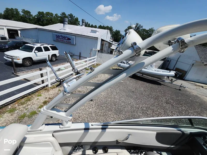 Slide: The Image of Crownline Boats 220 SS Surf 2024 - 16649453