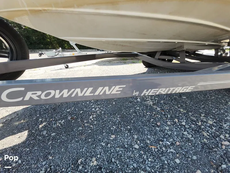 Slide: The Image of Crownline Boats 220 SS Surf 2024 - 16649459