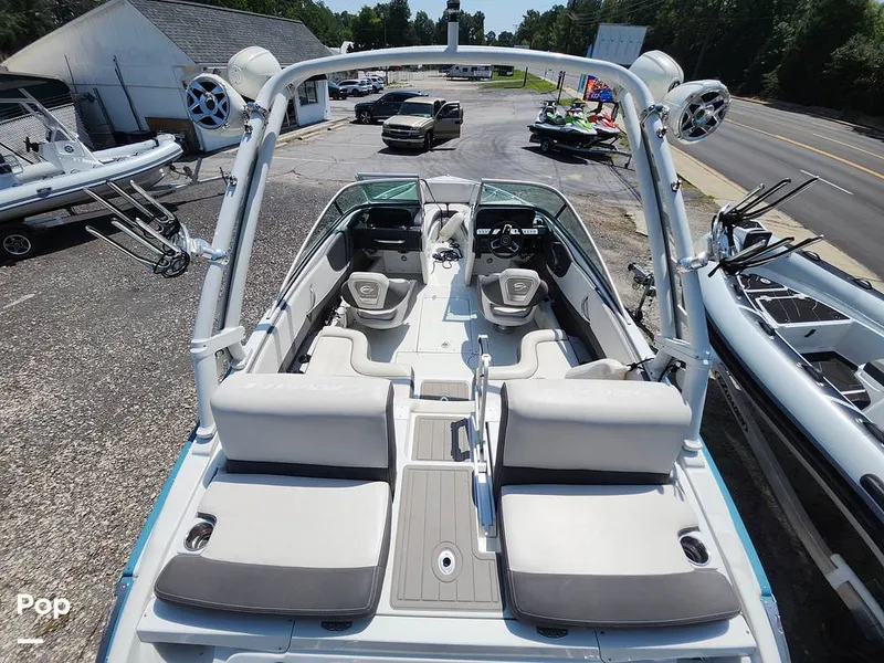 Slide: The Image of Crownline Boats 220 SS Surf 2024 - 16649426