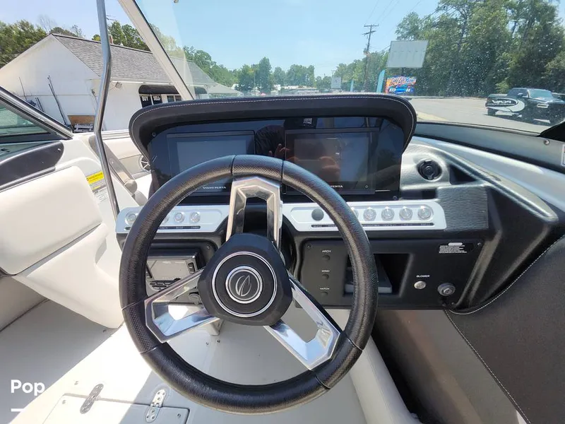 Slide: The Image of Crownline Boats 220 SS Surf 2024 - 16649436