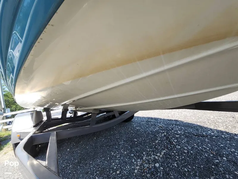 Slide: The Image of Crownline Boats 220 SS Surf 2024 - 16649424