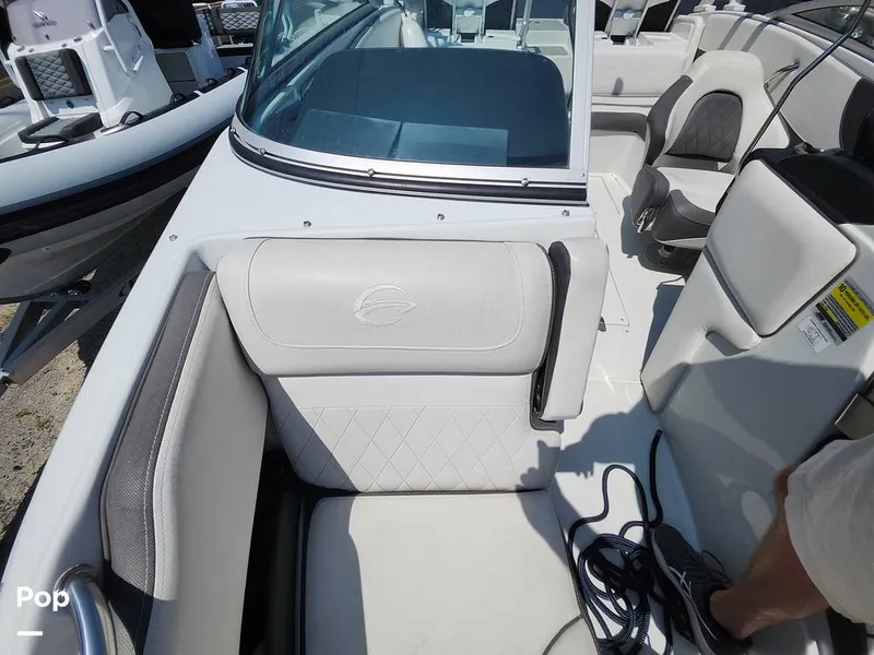 Slide: The Image of Crownline Boats 220 SS Surf 2024 - 16649447