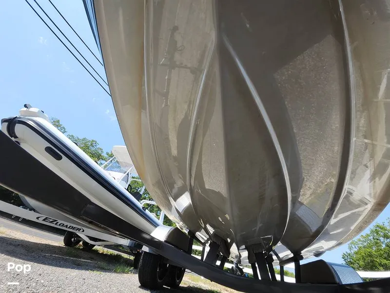 Slide: The Image of Crownline Boats 220 SS Surf 2024 - 16649422