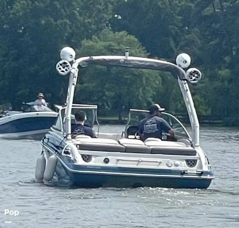 Slide: The Image of Crownline Boats 220 SS Surf 2024 - 16516577