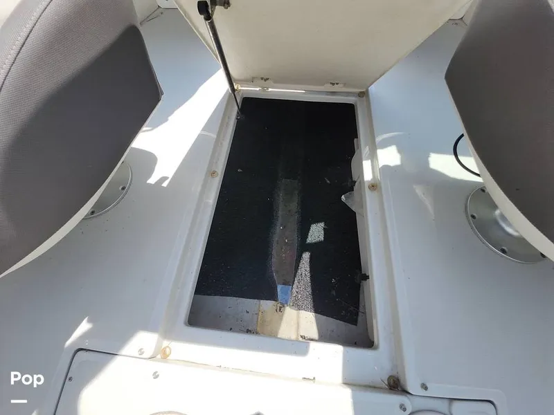 Slide: The Image of Crownline Boats 220 SS Surf 2024 - 16649451