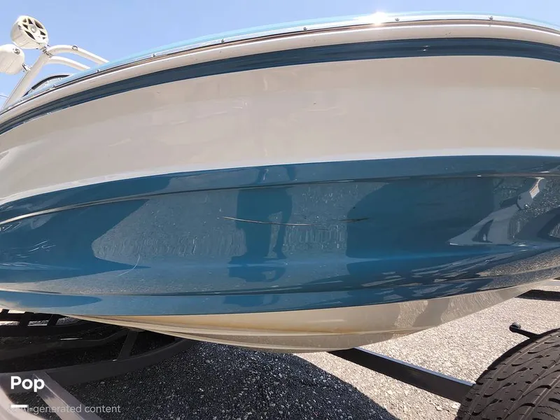 Slide: The Image of Crownline Boats 220 SS Surf 2024 - 16649404