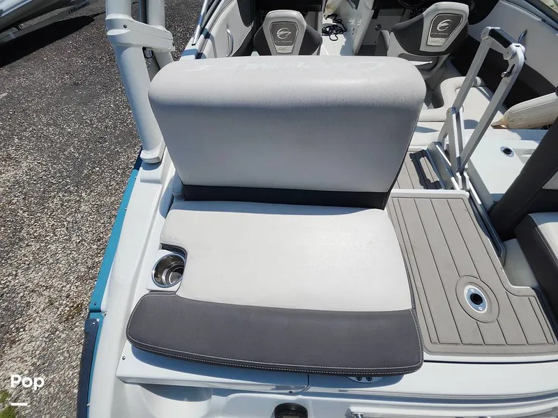 Slide: The Image of Crownline Boats 220 SS Surf 2024 - 16649427