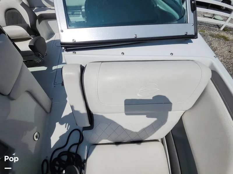 Slide: The Image of Crownline Boats 220 SS Surf 2024 - 16649448