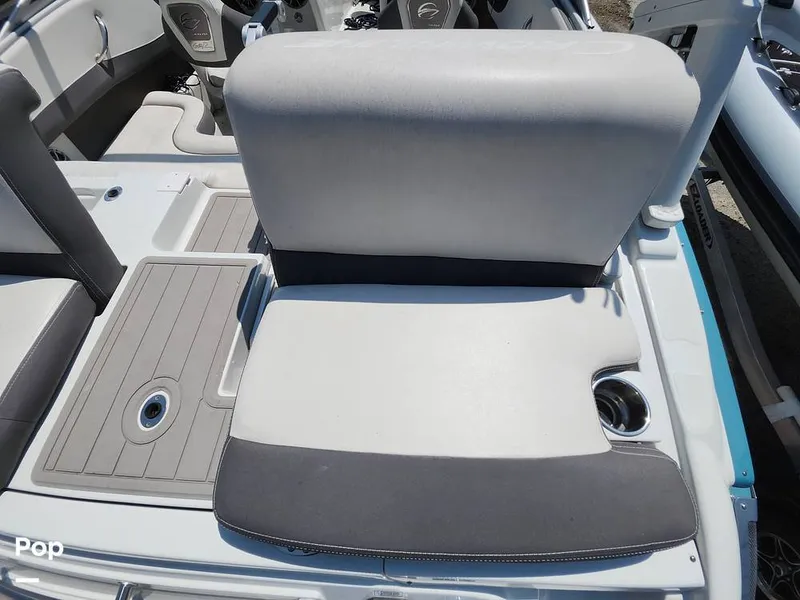 Slide: The Image of Crownline Boats 220 SS Surf 2024 - 16649428