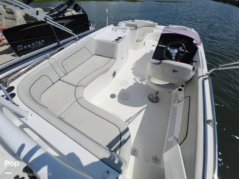 Slide: The Image of Sea Pro Citation 2400 2021 - 16516544